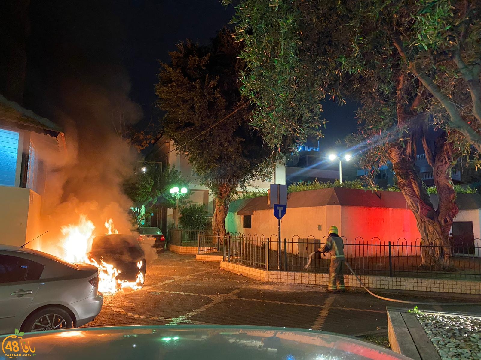 يافا: فجر اليوم - احتراق مركبة والاطفائية تهرع للمكان 